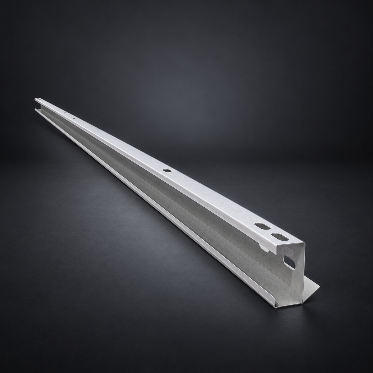 Solarport GM PURLIN 80x40x1.5 3490L on a dark studio background